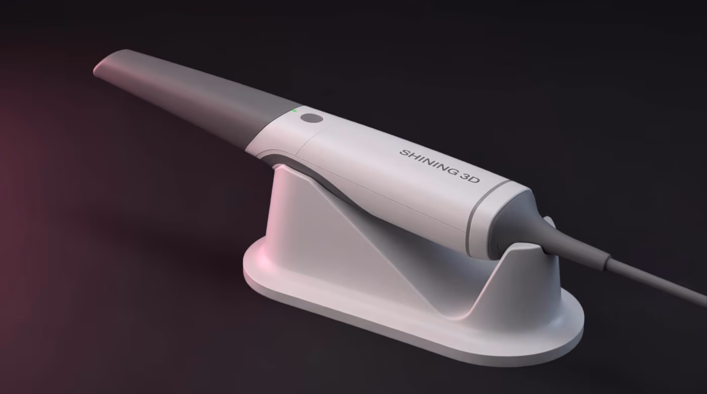 Scanner intraoral Shining 3D, în stația de încărcare
